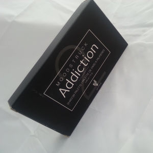 Younique Moodstruck Addiction Shadow Palette 2